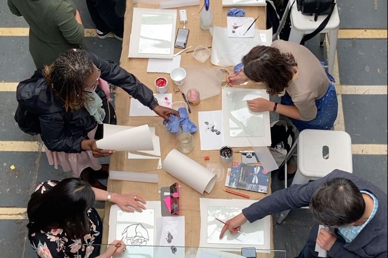 Gold guilding workshop led by Cas Pollen at Queensrollahouse artist studios